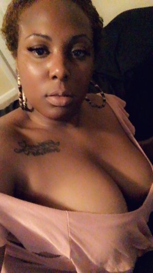 Lily-lou escort in Coon Rapids MN